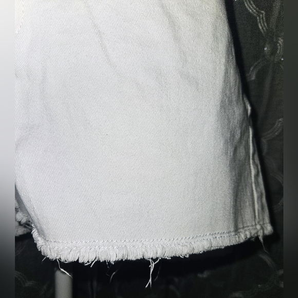 VENUS White Cutt-off Jean Shorts - Size 12 - Picture 2 of 5